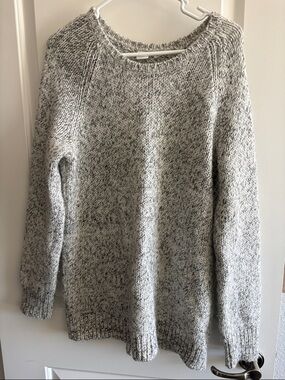 GAP Gray Marled Crewneck Sweater